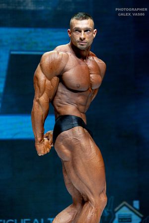 CLASSIC PHYSIQUE +178
